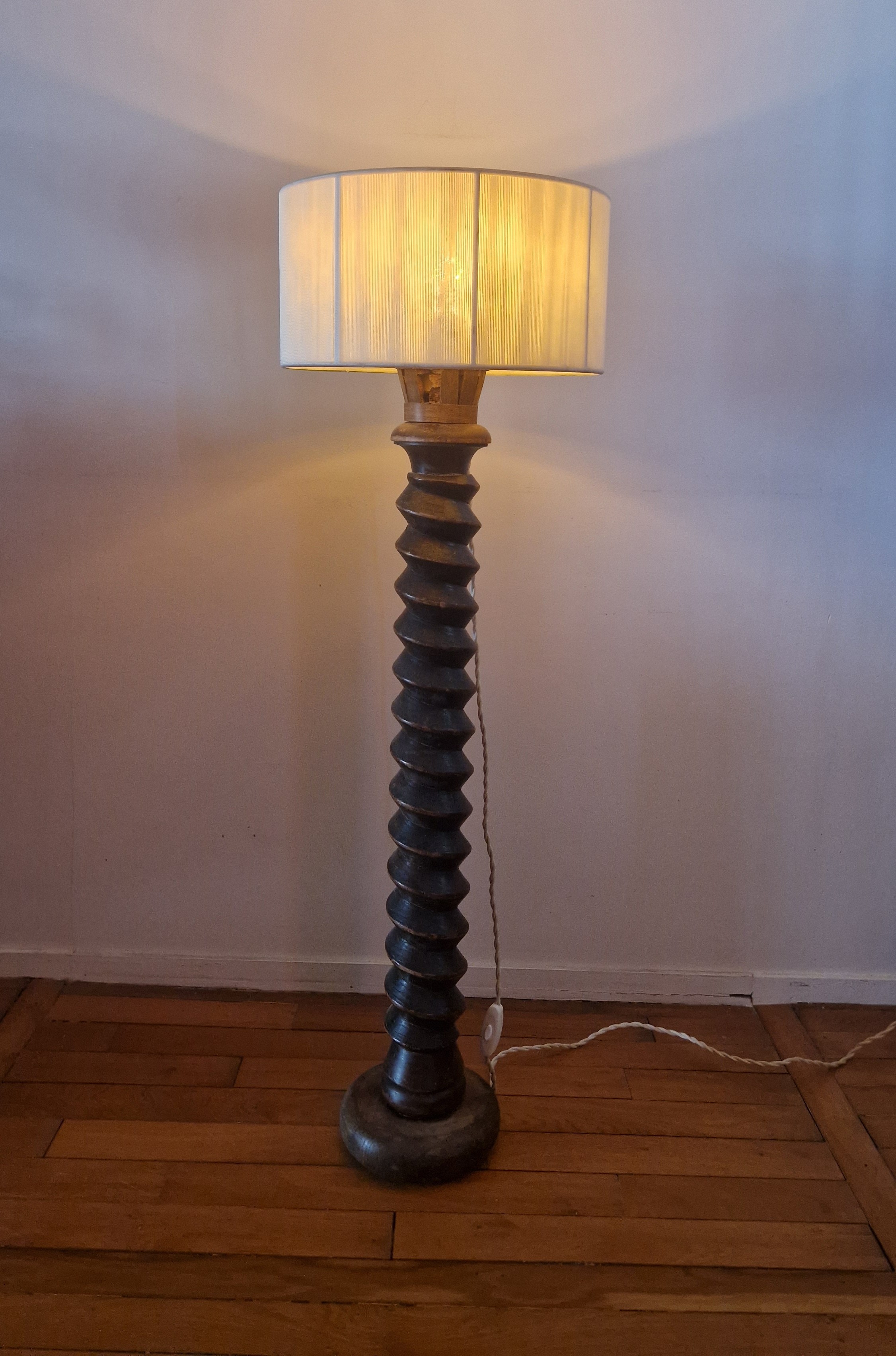 Floor lamp
