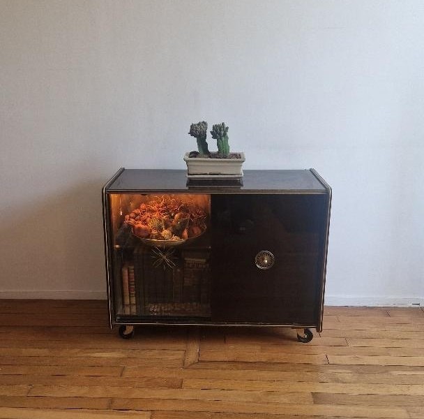 Midcentury cocktail bar